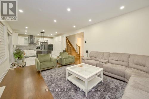 228 Ridge Rd, Cambridge, ON - Indoor Photo Showing Living Room