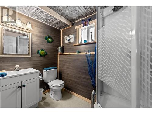 7527 Mccarthy Road, Bridge Lake, BC - Indoor Photo Showing Bathroom
