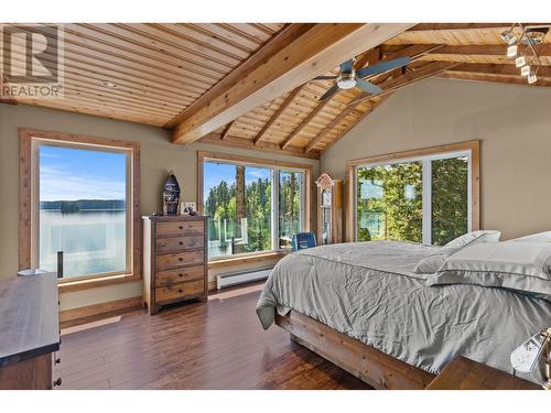 8046 N Bridge Lake Road, Bridge Lake, BC - Indoor Photo Showing Bedroom