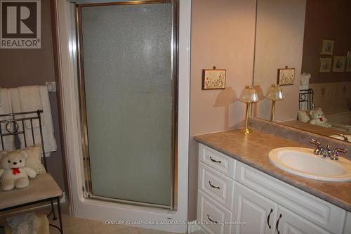 14 Linden Lane, Belleville, ON - Indoor Photo Showing Bathroom