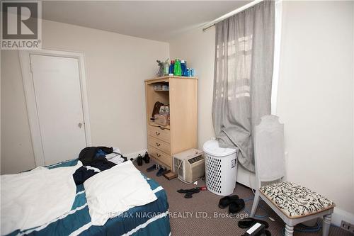 5624 Temperance Ave, Niagara Falls, ON - Indoor Photo Showing Bedroom