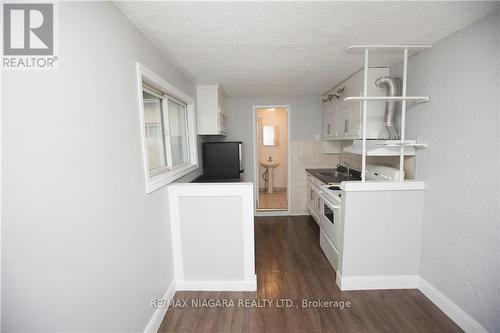 5624 Temperance Ave, Niagara Falls, ON - Indoor Photo Showing Laundry Room