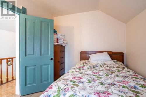 962 10Th Concession Road W, Hamilton, ON - Indoor Photo Showing Bedroom