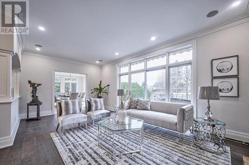 3 River Bend Road, Markham, ON - Indoor Photo Showing Living Room