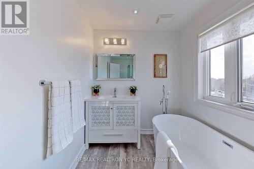 97 - 735 New Westminster Drive, Vaughan, ON - Indoor Photo Showing Bathroom