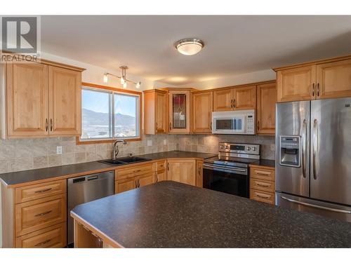 126 Dartmouth Place, Penticton, BC - Indoor Photo Showing Kitchen With Stainless Steel Kitchen With Double Sink