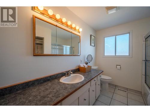 126 Dartmouth Place, Penticton, BC - Indoor Photo Showing Bathroom