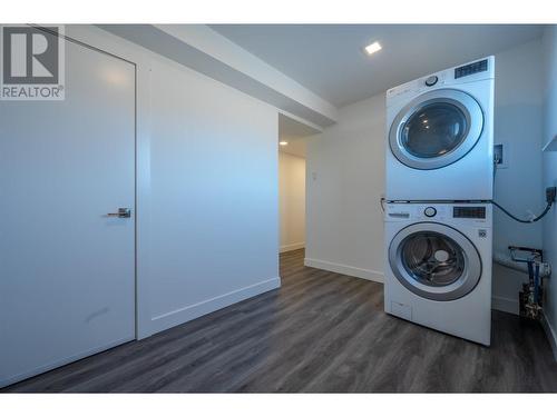 126 Dartmouth Place, Penticton, BC - Indoor Photo Showing Laundry Room