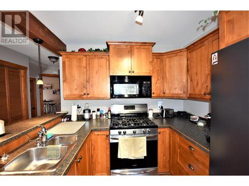 121 Deer Street, Vernon, BC - Indoor Photo Showing Kitchen With Double Sink