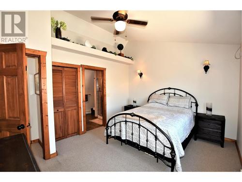 121 Deer Street, Vernon, BC - Indoor Photo Showing Bedroom