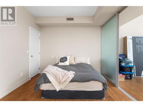 1289 Ellis Street Unit# 401, Kelowna, BC - Indoor Photo Showing Bedroom