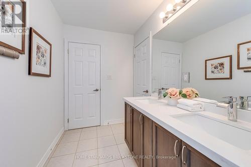 4603 Irena Ave, Burlington, ON - Indoor Photo Showing Bathroom
