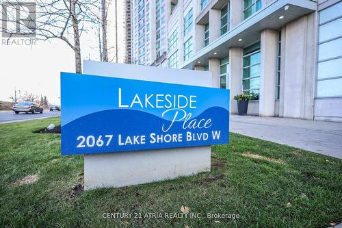 601 - 2067 Lake Shore Boulevard W, Toronto, ON - Outdoor