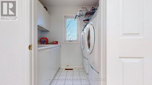 U B 162 Finch Ave E, Toronto, ON - Indoor Photo Showing Laundry Room