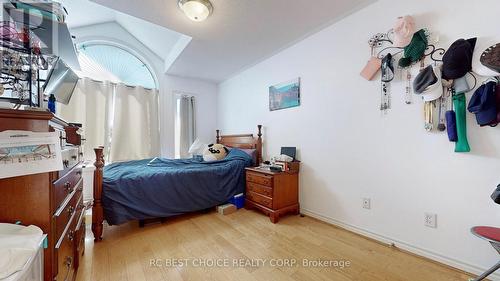 U B 162 Finch Ave E, Toronto, ON - Indoor Photo Showing Bedroom