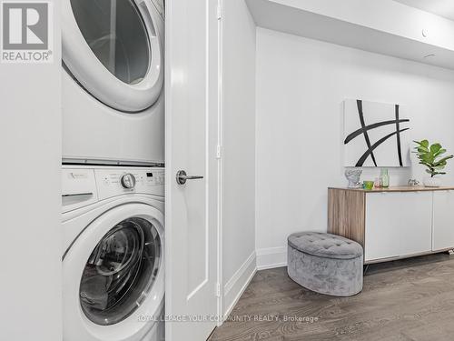 #1402 -101 Erskine Ave, Toronto, ON - Indoor Photo Showing Laundry Room