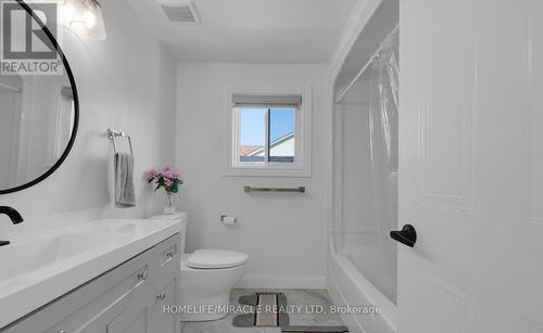 1657 Erindale Crescent, Oshawa, ON - Indoor Photo Showing Bathroom