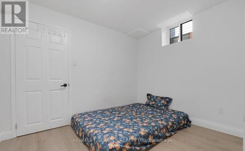 1657 Erindale Crescent, Oshawa, ON - Indoor Photo Showing Bedroom