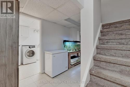 574 Cobblehill Dr, Oshawa, ON - Indoor Photo Showing Laundry Room