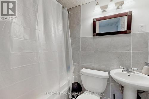 574 Cobblehill Dr, Oshawa, ON - Indoor Photo Showing Bathroom