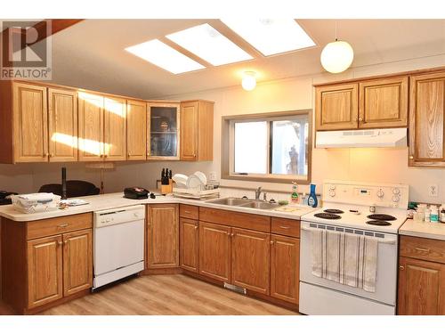675 Green Lake Road, Oliver, BC - Indoor Photo Showing Kitchen With Double Sink