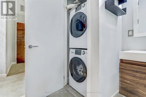 303 - 261 King Street E, Toronto, ON - Indoor Photo Showing Laundry Room