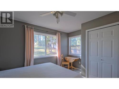2075 Amundsen Road, Lake Country, BC - Indoor Photo Showing Bedroom