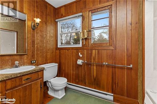 1097 Armstrong Point Road, Muskoka Lakes, ON - Indoor Photo Showing Bathroom