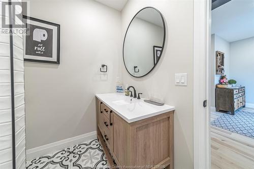 551 Heritage Road, Kingsville, ON - Indoor Photo Showing Bathroom