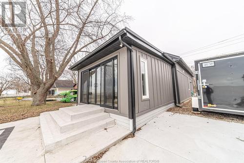 551 Heritage Road, Kingsville, ON - Outdoor With Exterior