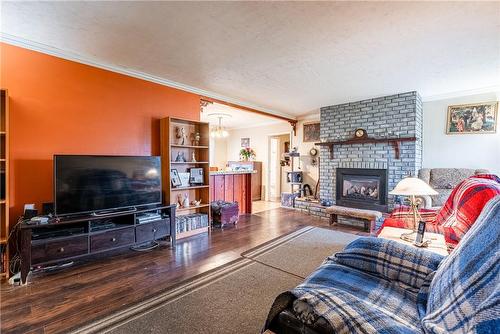 120 Burleigh Road N, Ridgeway, ON - Indoor Photo Showing Living Room With Fireplace
