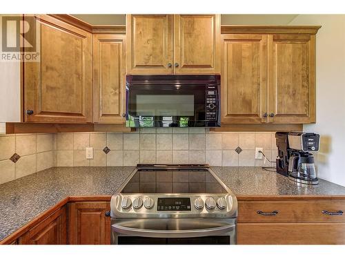 510 South Crest Drive, Kelowna, BC - Indoor Photo Showing Kitchen