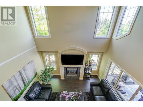 510 South Crest Drive, Kelowna, BC - Indoor With Fireplace