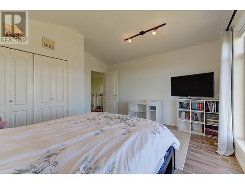 510 South Crest Drive, Kelowna, BC - Indoor Photo Showing Bedroom