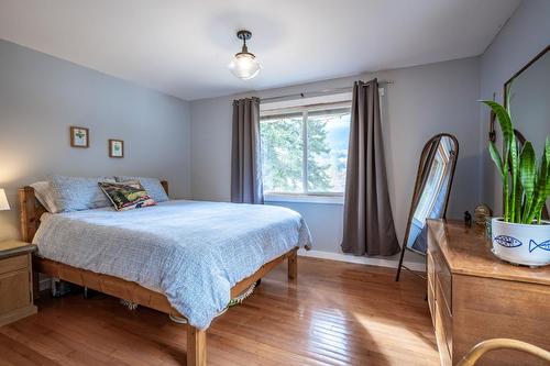 7635 Highway 3A, Balfour, BC - Indoor Photo Showing Bedroom