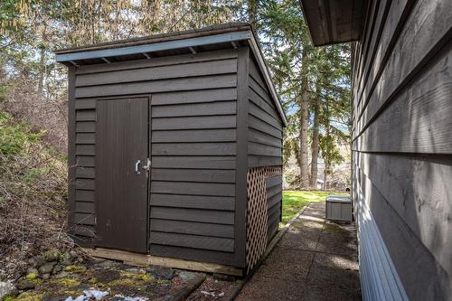 7635 Highway 3A, Balfour, BC - Outdoor With Exterior