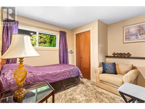 1102 Bentien Road, Kelowna, BC - Indoor Photo Showing Bedroom