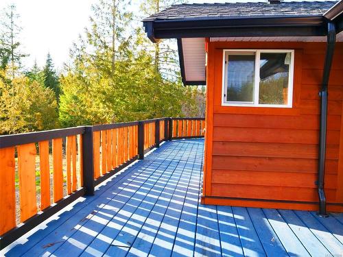 5795 Kapoor Rd, Duncan, BC - Outdoor With Exterior