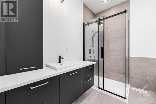 primary bathroom - 1344 Diamond Street, Clarence-Rockland, ON - Indoor Photo Showing Bathroom