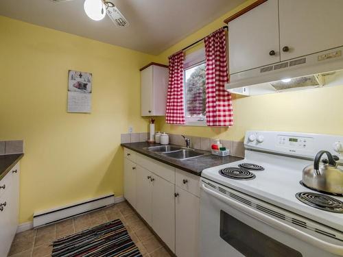46-2250 Baskin Street, Penticton, BC - Indoor Photo Showing Kitchen With Double Sink