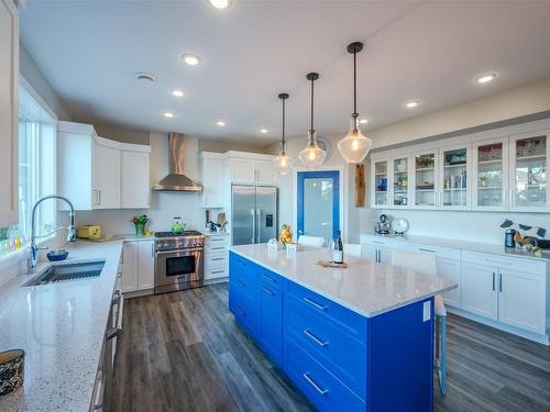 1099 Holden Road, Penticton, BC - Indoor Photo Showing Kitchen With Upgraded Kitchen