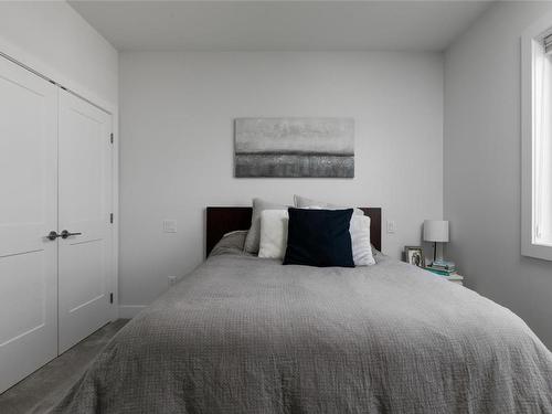 865 Patterson Avenue, Kelowna, BC - Indoor Photo Showing Bedroom