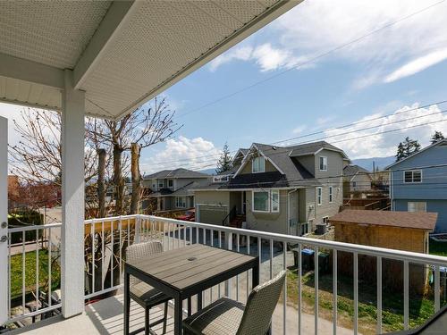 865 Patterson Avenue, Kelowna, BC - Outdoor With Deck Patio Veranda With Exterior