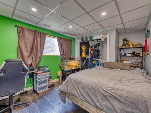 5247 Mayfair Road, Salmon Arm, BC - Indoor Photo Showing Bedroom