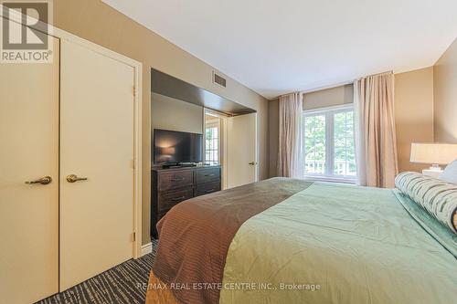 2448-49 - 90 Highland Drive, Oro-Medonte, ON - Indoor Photo Showing Bedroom