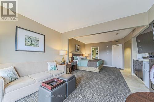 2448-49 - 90 Highland Drive, Oro-Medonte (Horseshoe Valley), ON - Indoor Photo Showing Living Room