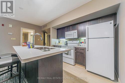 2448-49 - 90 Highland Drive, Oro-Medonte (Horseshoe Valley), ON - Indoor Photo Showing Kitchen With Double Sink