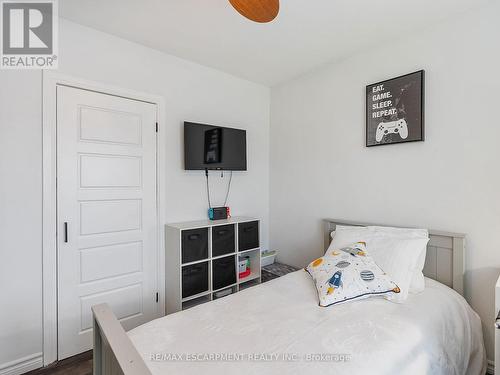 139 East 44Th St, Hamilton, ON - Indoor Photo Showing Bedroom