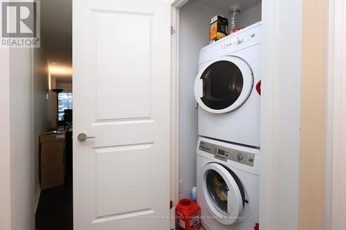 #1610 -8 Mercer St, Toronto, ON - Indoor Photo Showing Laundry Room