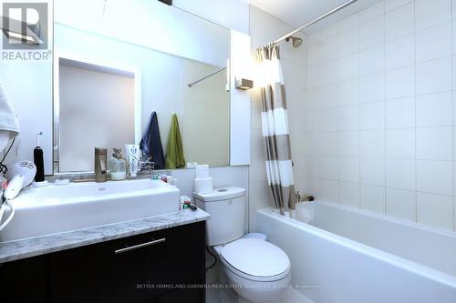 #1610 -8 Mercer St, Toronto, ON - Indoor Photo Showing Bathroom